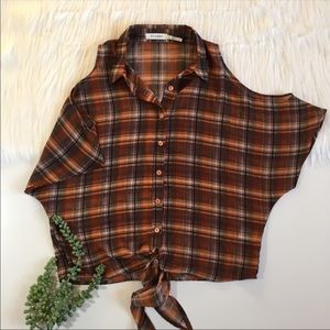 Blue Pepper Cold Shoulder Top | Size Medium